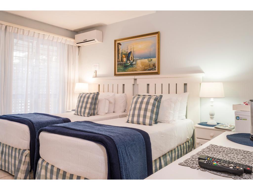 Flamingo Rocks 4*
