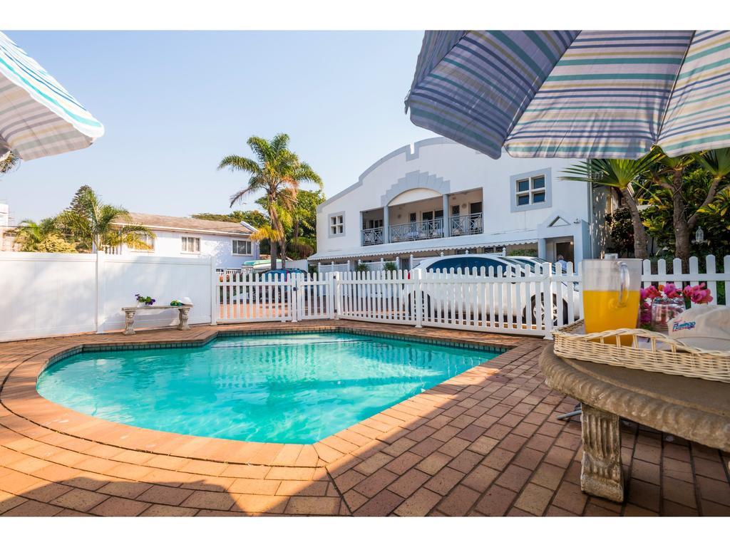 Flamingo Rocks Bed & Breakfast 4*