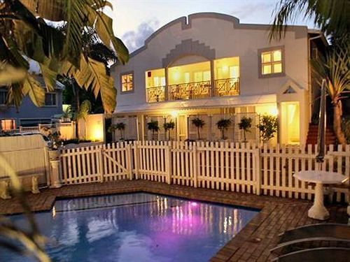Bed & Breakfast Flamingo Rocks 4*